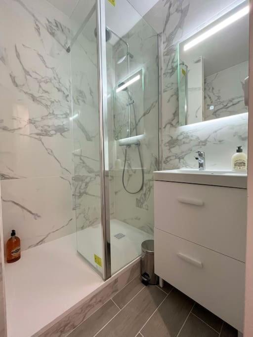 Apartamento Les Cormorans - Studio Refait A Neuf A 2 Pas De La Mer Cabourg Exterior foto