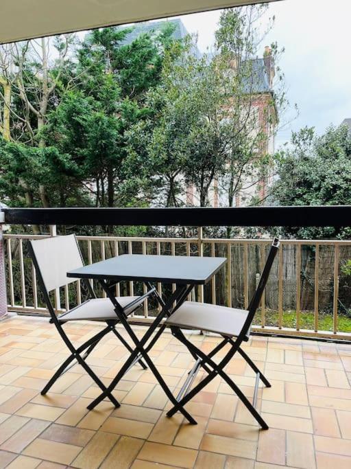 Apartamento Les Cormorans - Studio Refait A Neuf A 2 Pas De La Mer Cabourg Exterior foto